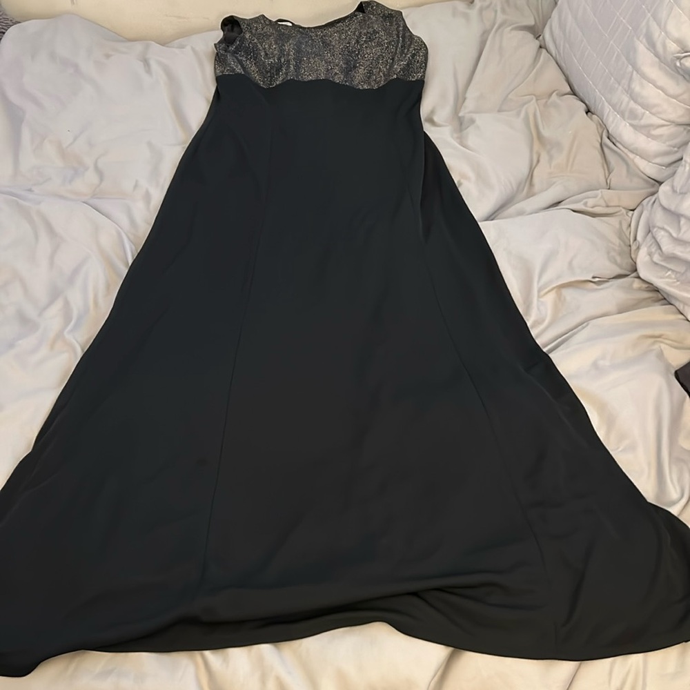 EUC Univest Gown in 42/14